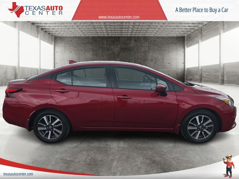 Nissan Versa Vehicle Full-screen Gallery Image 4