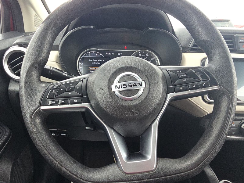 Nissan Versa Vehicle Full-screen Gallery Image 13