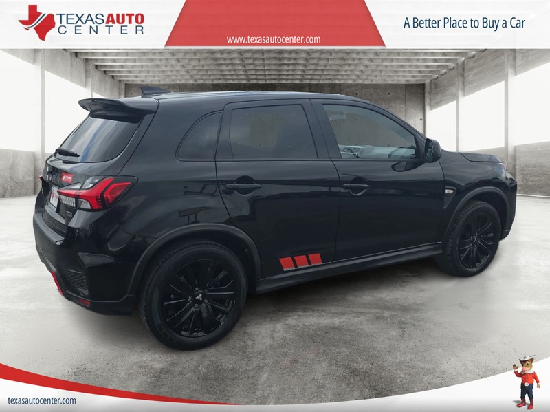 Mitsubishi Outlander Sport Vehicle Full-screen Gallery Image 7