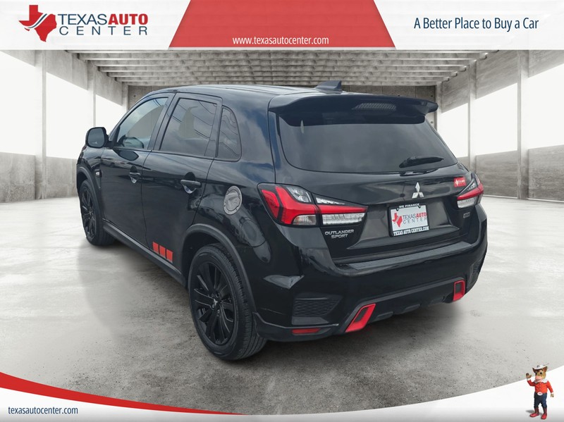 Mitsubishi Outlander Sport Vehicle Full-screen Gallery Image 8