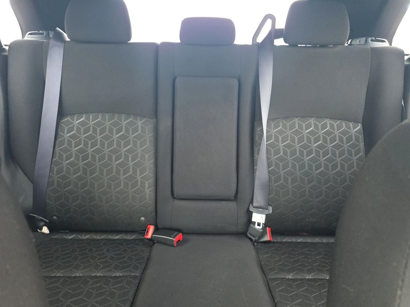 Mitsubishi Outlander Sport Vehicle Full-screen Gallery Image 13