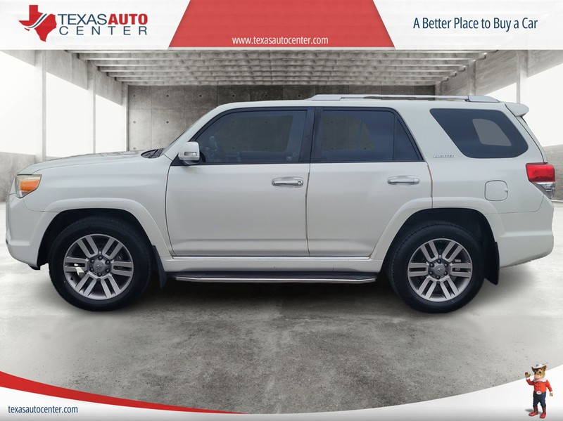 Toyota 4Runner Vehicle Full-screen Gallery Image 5