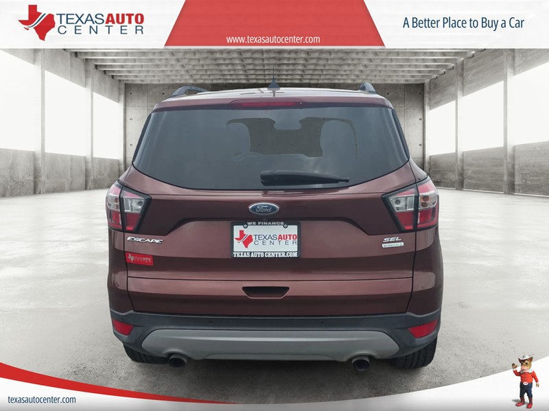 Ford Escape Vehicle Full-screen Gallery Image 6