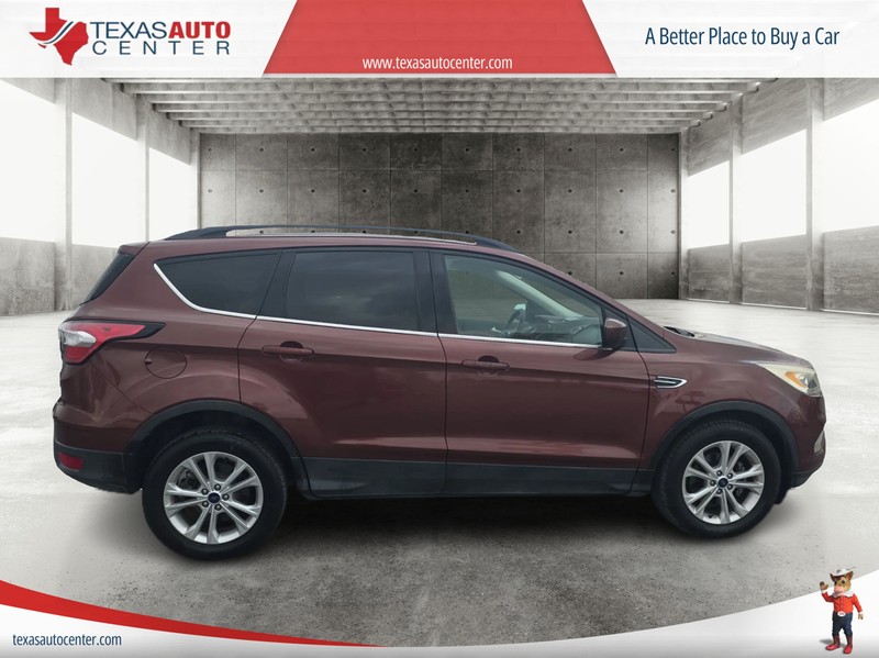 Ford Escape Vehicle Full-screen Gallery Image 7