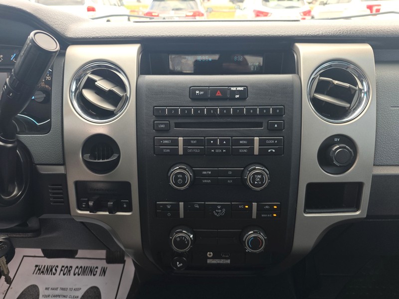 Ford F-150 Vehicle Full-screen Gallery Image 11