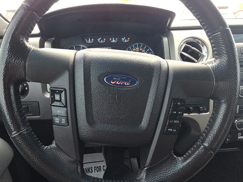 Ford F-150 Vehicle Full-screen Gallery Image 13