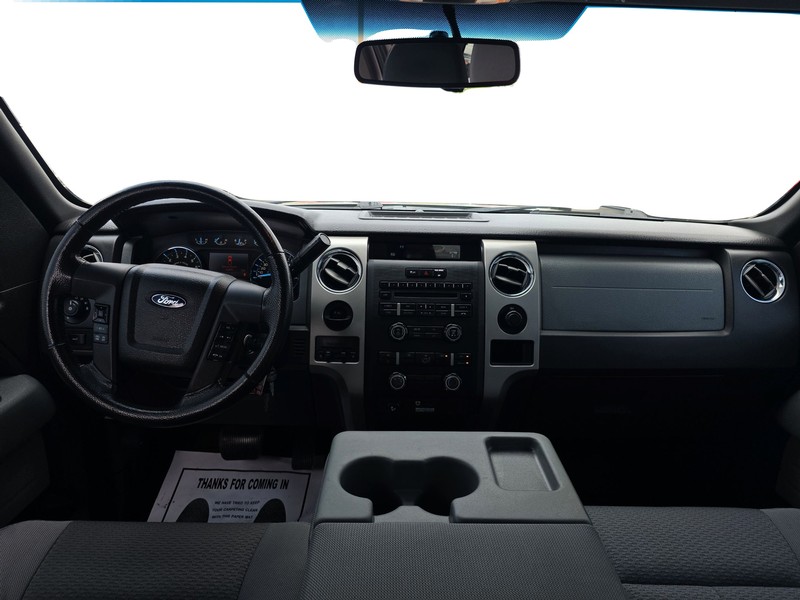 Ford F-150 Vehicle Full-screen Gallery Image 15
