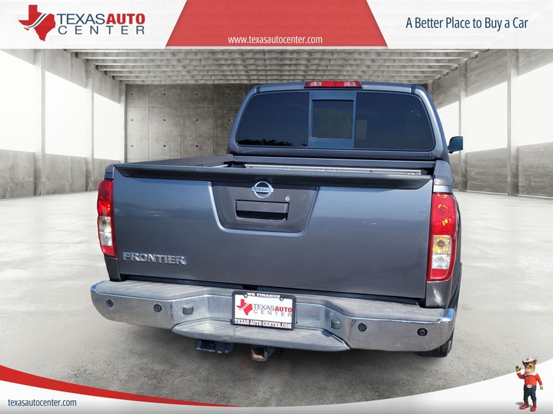 Nissan Frontier Vehicle Full-screen Gallery Image 6