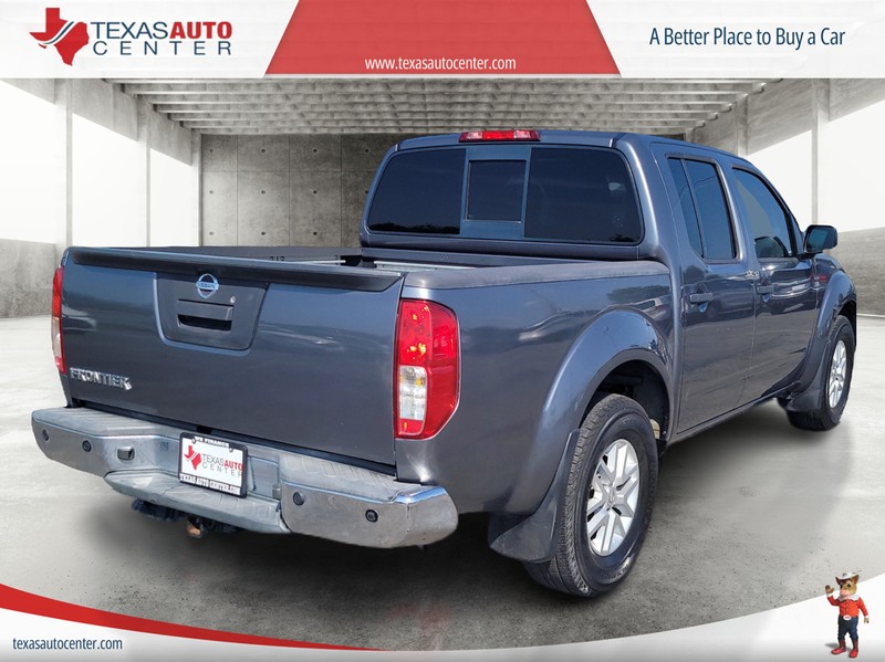 Nissan Frontier Vehicle Full-screen Gallery Image 7