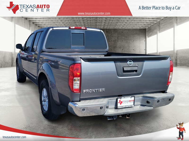 Nissan Frontier Vehicle Full-screen Gallery Image 8