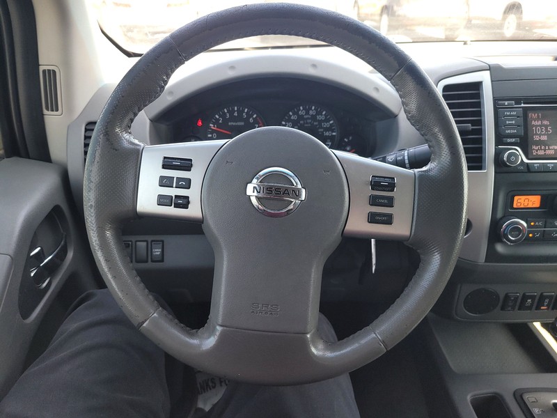 Nissan Frontier Vehicle Full-screen Gallery Image 13