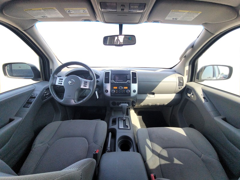 Nissan Frontier Vehicle Full-screen Gallery Image 14