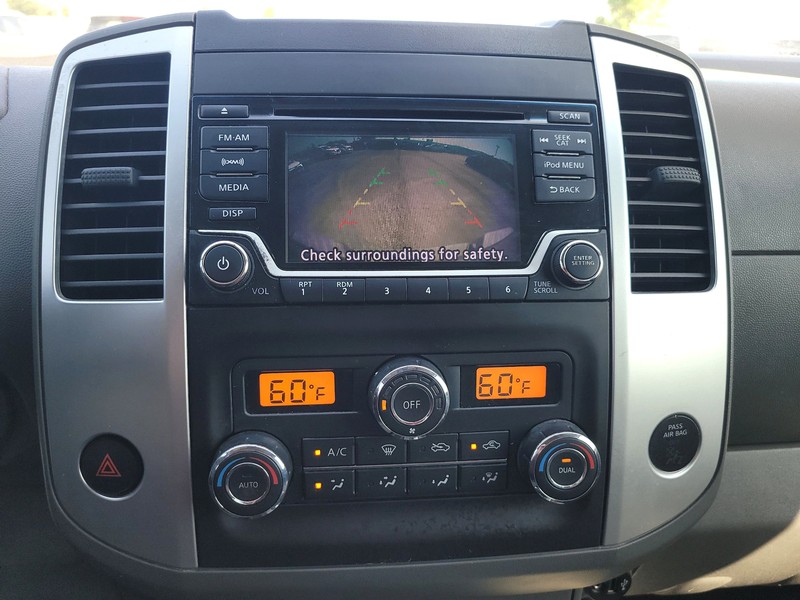 Nissan Frontier Vehicle Full-screen Gallery Image 16