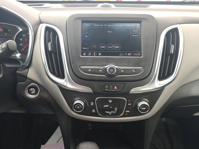 Chevrolet Equinox Vehicle Full-screen Gallery Image 12