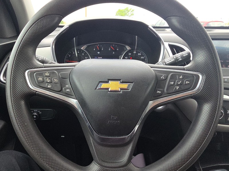 Chevrolet Equinox Vehicle Full-screen Gallery Image 14
