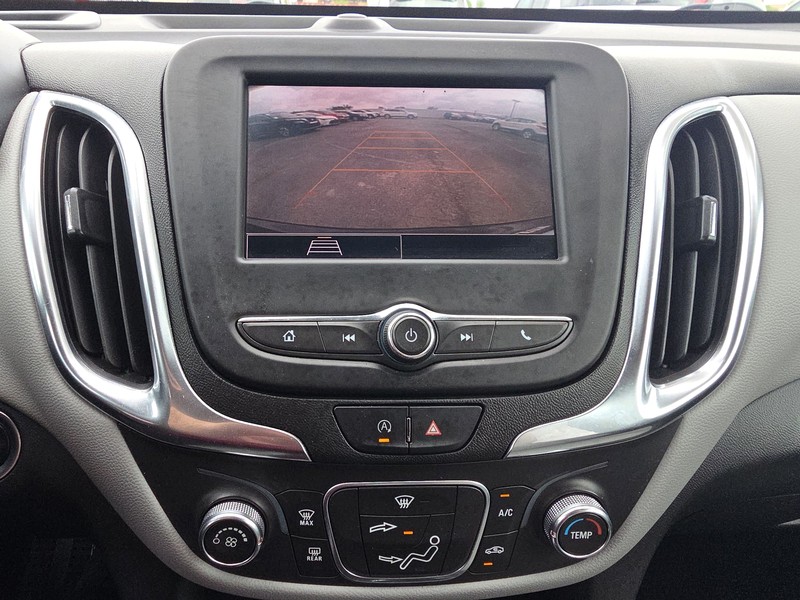 Chevrolet Equinox Vehicle Full-screen Gallery Image 17