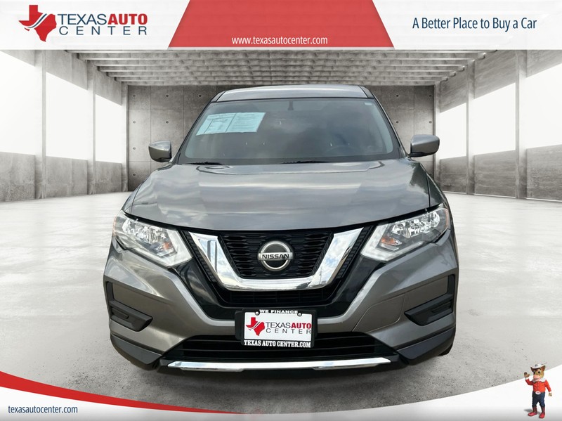 Nissan Rogue Vehicle Full-screen Gallery Image 3