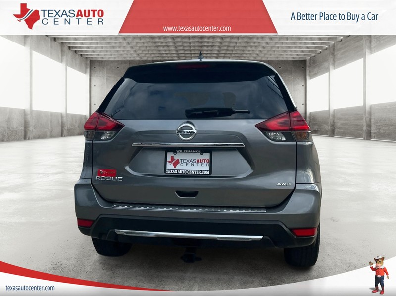 Nissan Rogue Vehicle Full-screen Gallery Image 6