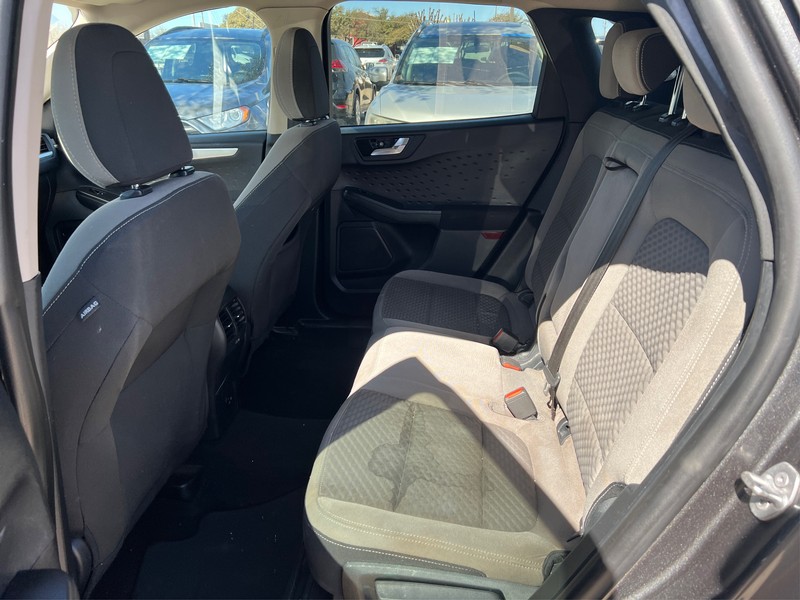 Ford Escape Vehicle Full-screen Gallery Image 4