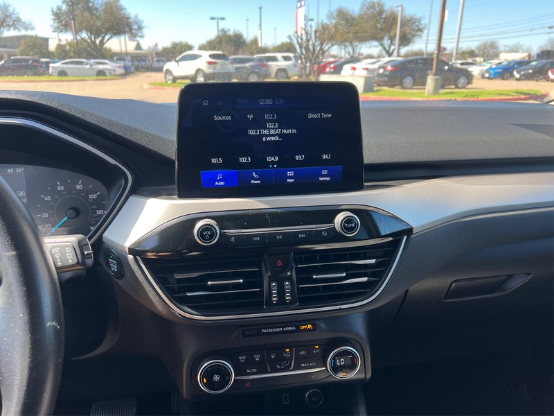 Ford Escape Vehicle Full-screen Gallery Image 6