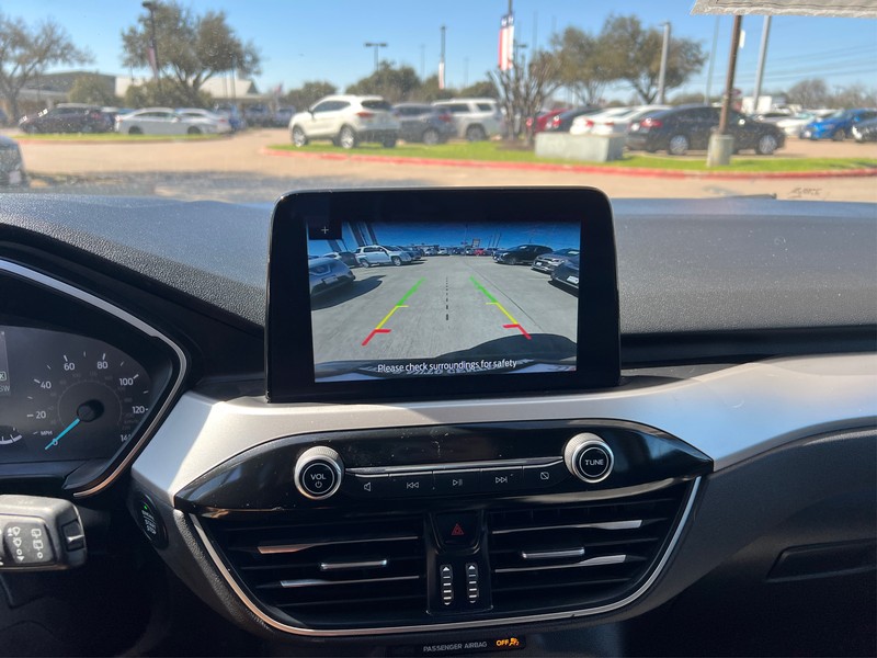 Ford Escape Vehicle Full-screen Gallery Image 11