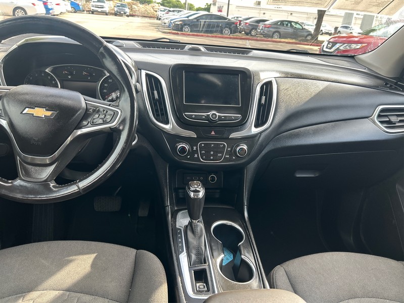 Chevrolet Equinox Vehicle Full-screen Gallery Image 12