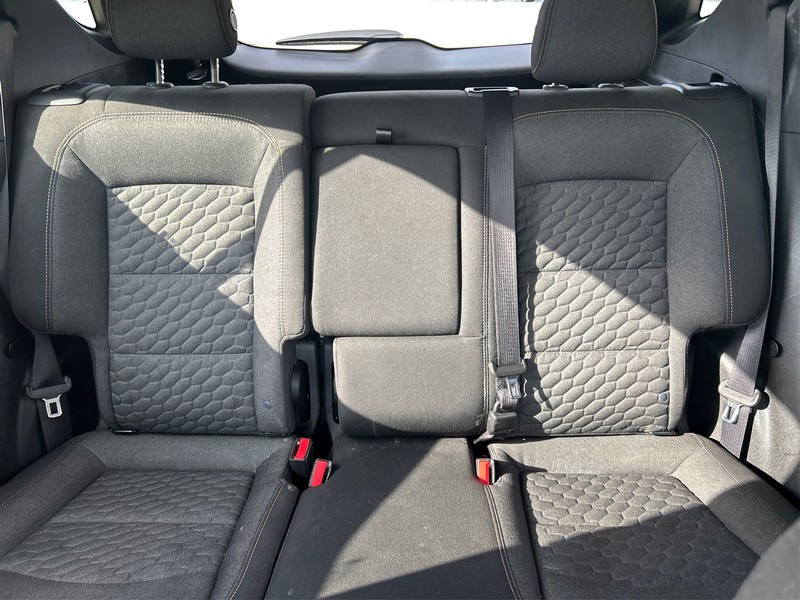 Chevrolet Equinox Vehicle Full-screen Gallery Image 13