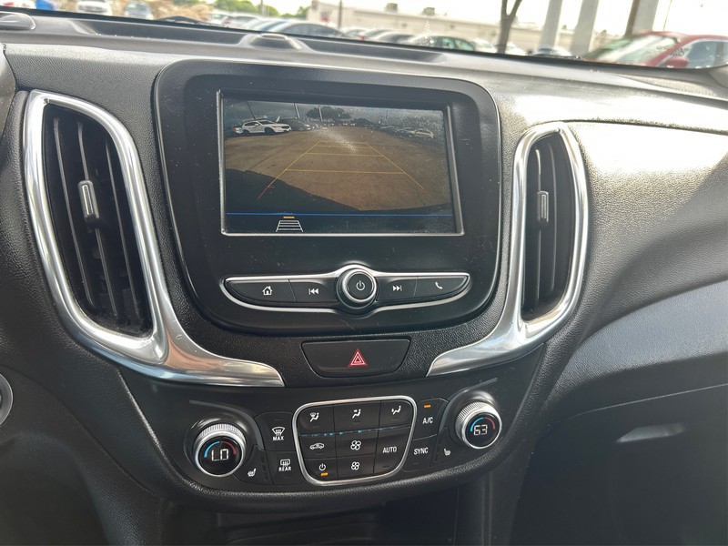 Chevrolet Equinox Vehicle Full-screen Gallery Image 17
