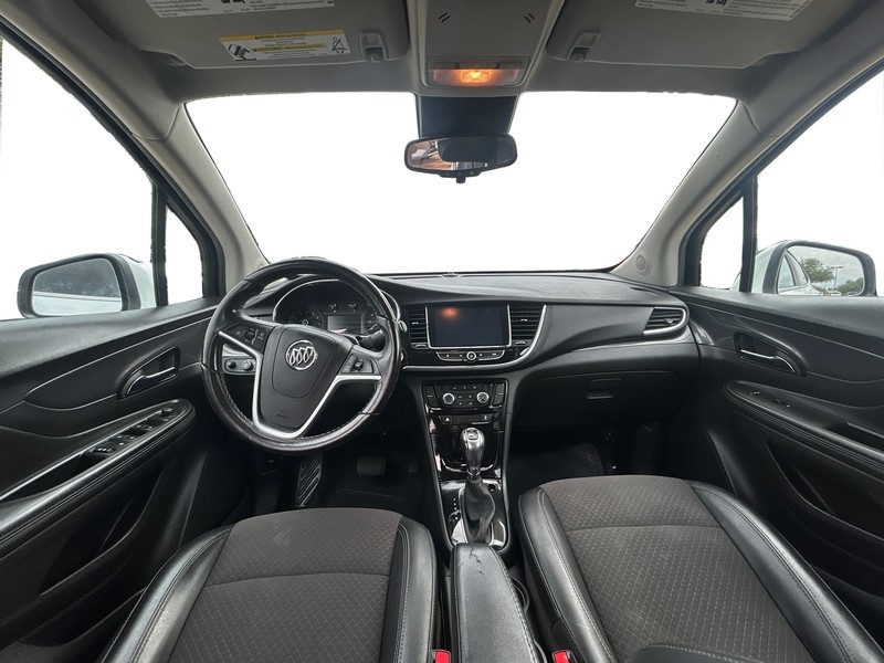 Buick Encore Vehicle Full-screen Gallery Image 15