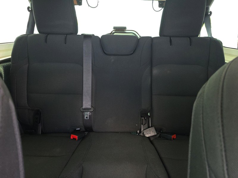 Jeep Wrangler Vehicle Full-screen Gallery Image 13