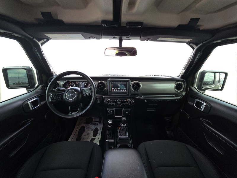 Jeep Wrangler Vehicle Full-screen Gallery Image 15