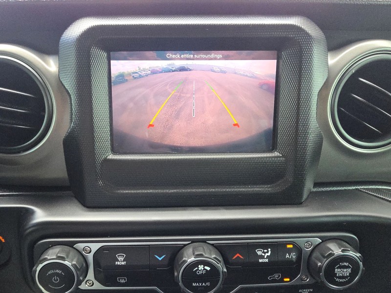 Jeep Wrangler Vehicle Full-screen Gallery Image 17