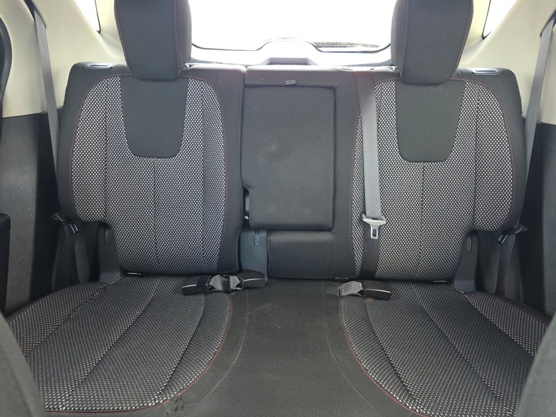 Chevrolet Equinox Vehicle Full-screen Gallery Image 13