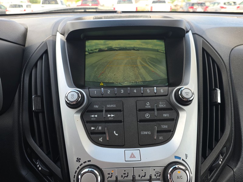 Chevrolet Equinox Vehicle Full-screen Gallery Image 17
