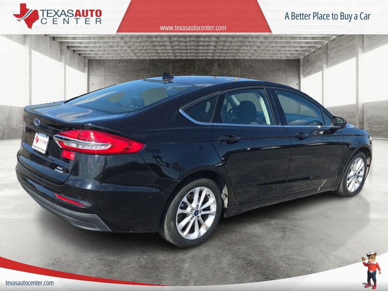 Ford Fusion Hybrid Vehicle Full-screen Gallery Image 7