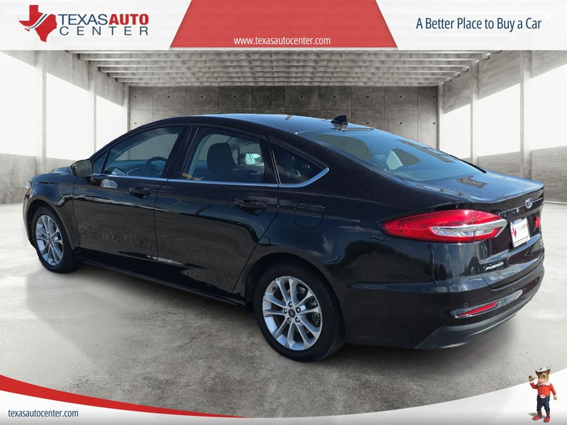 Ford Fusion Hybrid Vehicle Full-screen Gallery Image 8