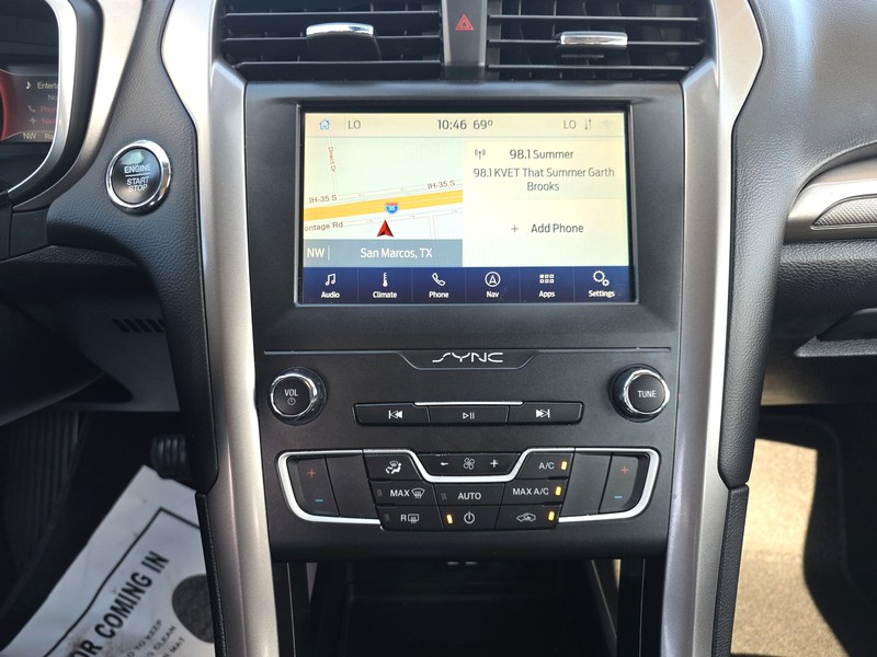 Ford Fusion Hybrid Vehicle Full-screen Gallery Image 11