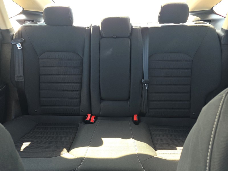 Ford Fusion Hybrid Vehicle Full-screen Gallery Image 12