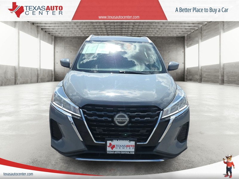 Nissan Kicks Vehicle Full-screen Gallery Image 3