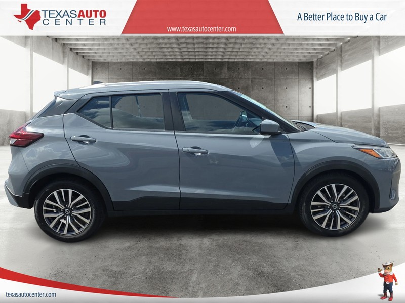 Nissan Kicks Vehicle Full-screen Gallery Image 4