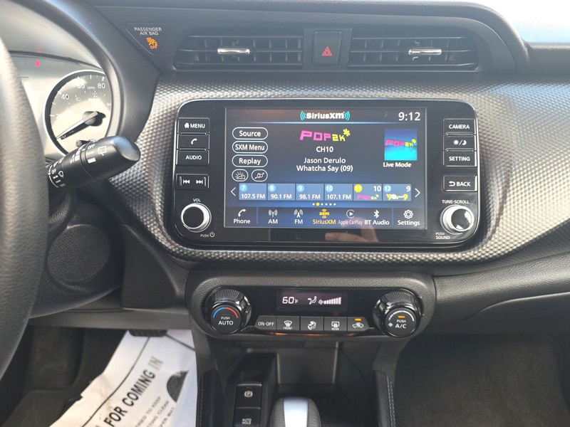 Nissan Kicks Vehicle Full-screen Gallery Image 12