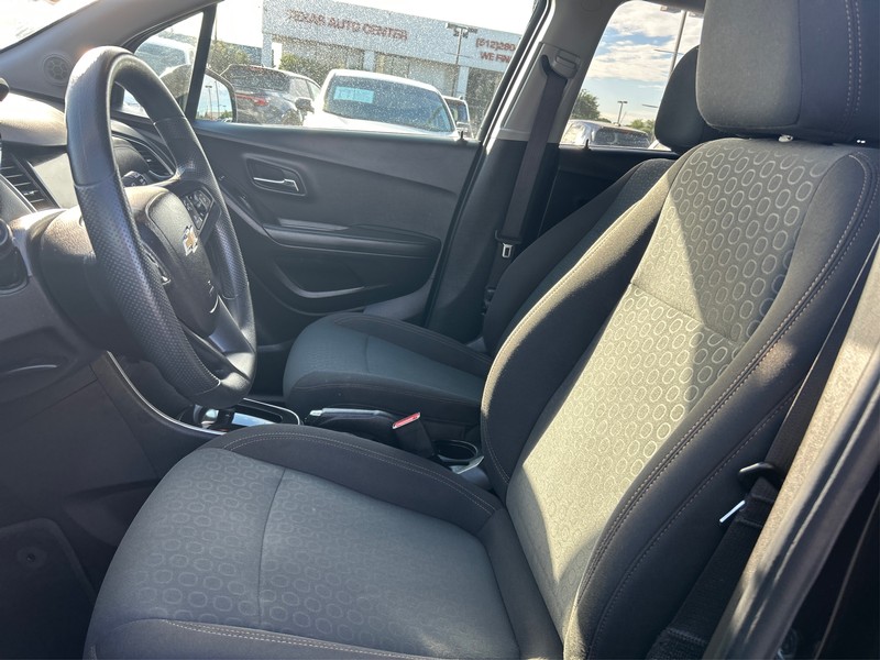 Chevrolet Trax Vehicle Full-screen Gallery Image 8