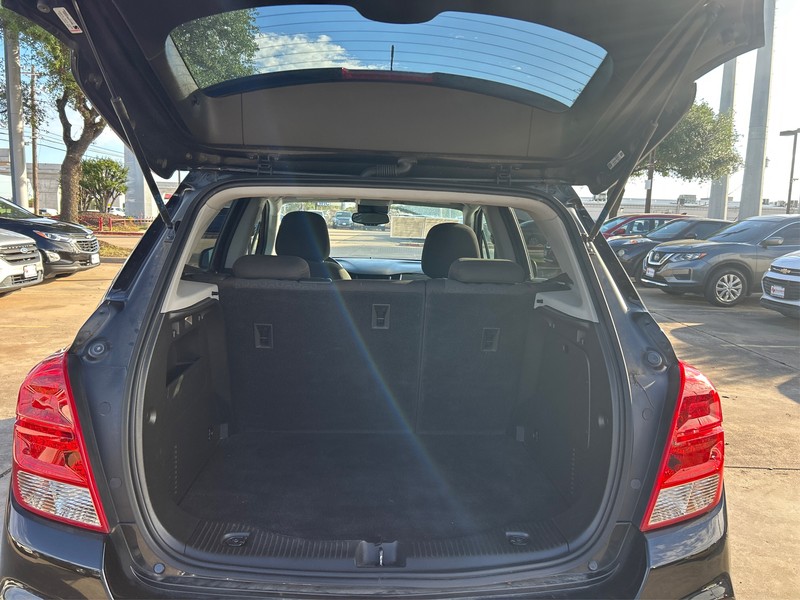 Chevrolet Trax Vehicle Full-screen Gallery Image 10