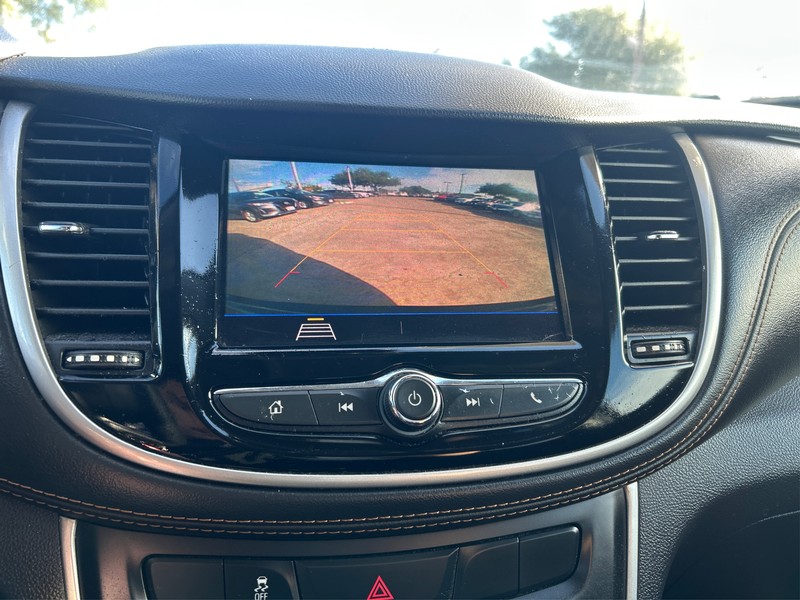 Chevrolet Trax Vehicle Full-screen Gallery Image 16