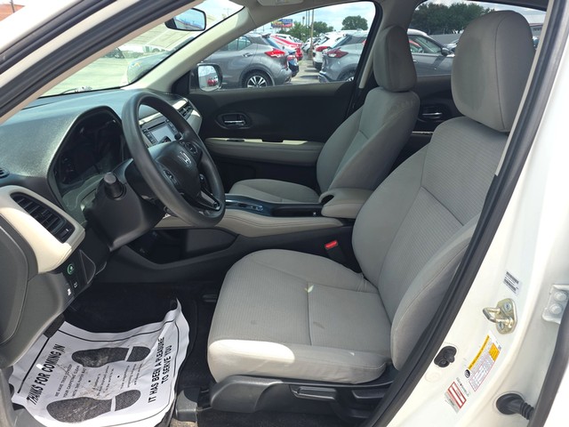 Honda HR-V Vehicle Full-screen Gallery Image 09