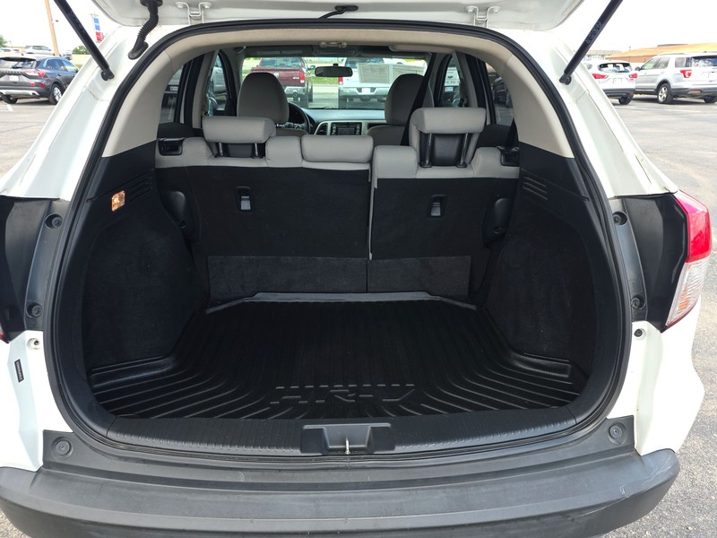 Honda HR-V Vehicle Full-screen Gallery Image 11