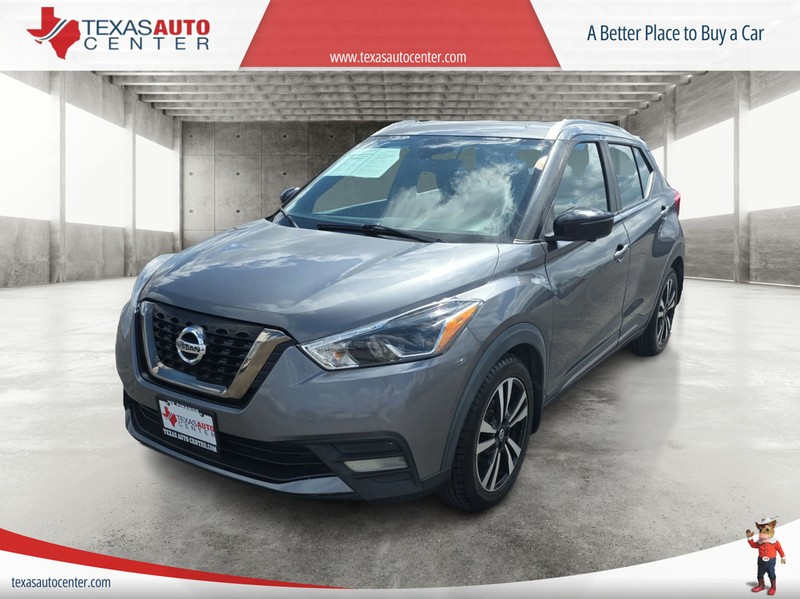 Nissan Kicks Vehicle Full-screen Gallery Image 2