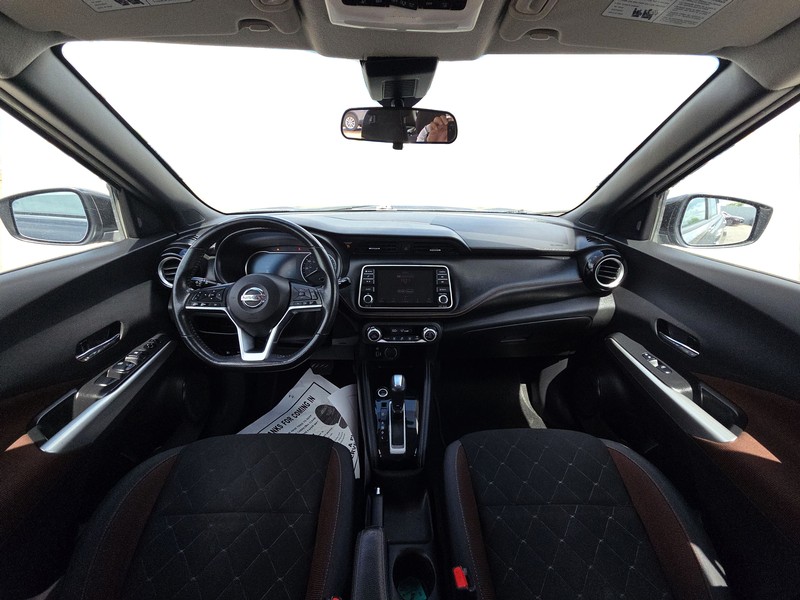 Nissan Kicks Vehicle Full-screen Gallery Image 15