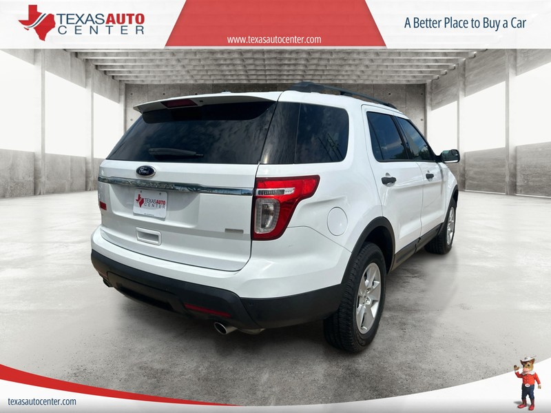 Ford Explorer Vehicle Full-screen Gallery Image 6