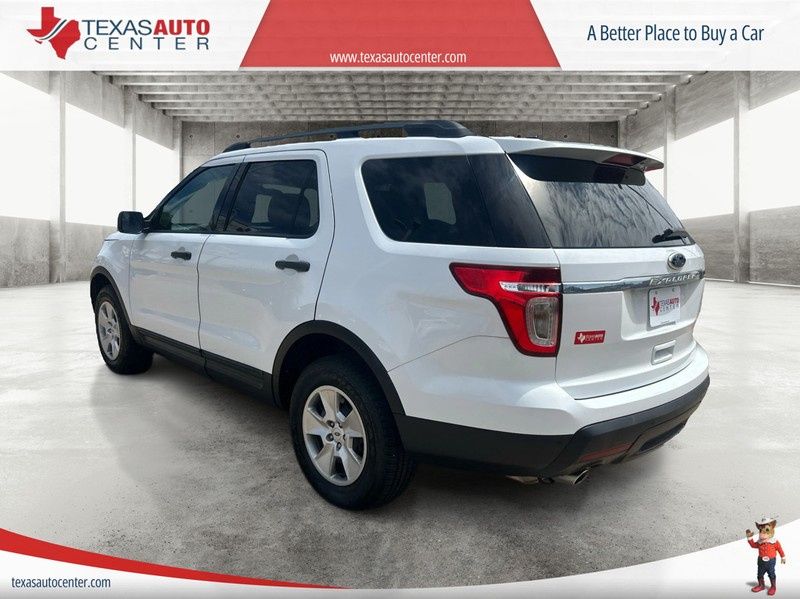 Ford Explorer Vehicle Full-screen Gallery Image 7